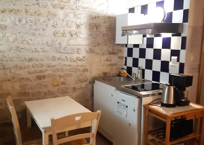 Charmant Studio Dans Le Vieux Bourg
